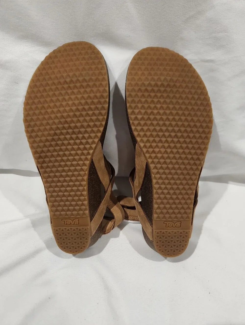 Teva Mahinia 3pt Wedge Suede T-Strap Sandals In Chipmunk Size 9 NWOT